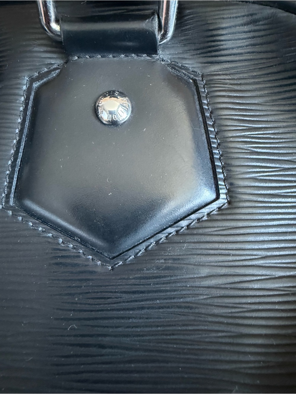 Louis Vuitton Montaigne GM Vintage Bag in Epi Leather - Picture 10 of 12